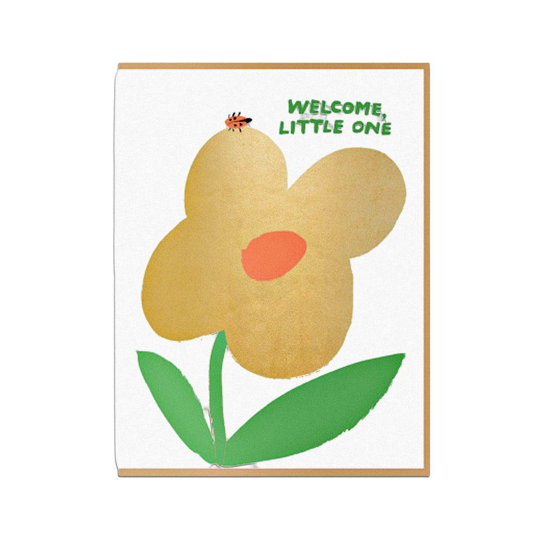 Zarte Babykarte mit „Welcome little one“-Schriftzug, Blume und kleinem Käfer.