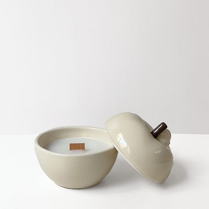 Duftkerze "Vanille" in Apfelform mit Deckel - Farbe Weiß