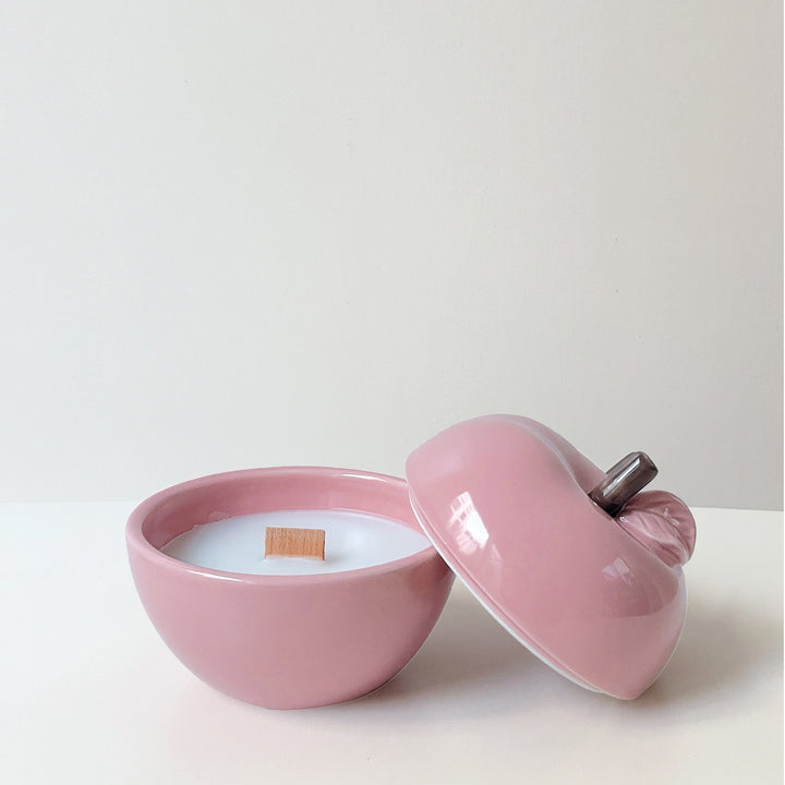 Duftkerze "Amber" in Apfelform mit Deckel - Farbe Rosa
