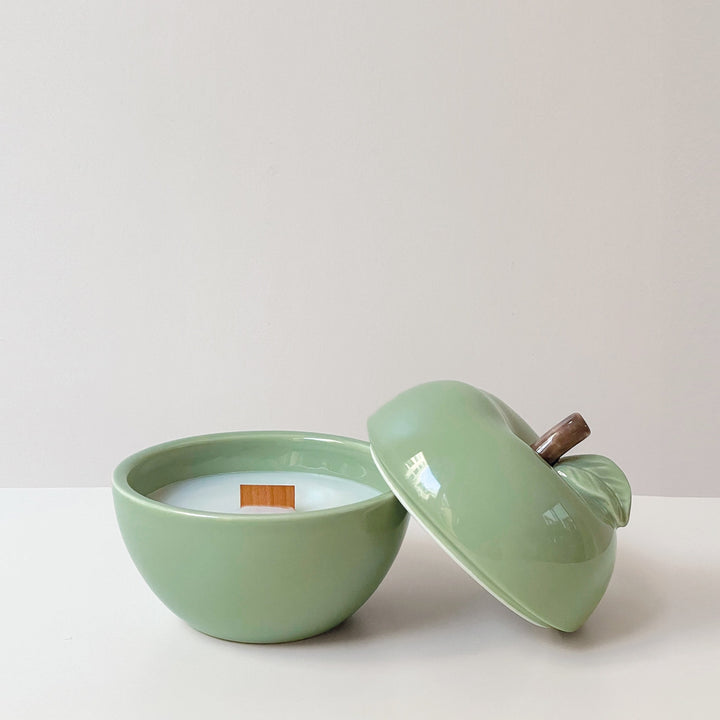 Duftkerze "Vanille" in Apfelform mit Deckel - Farbe Mintgrün