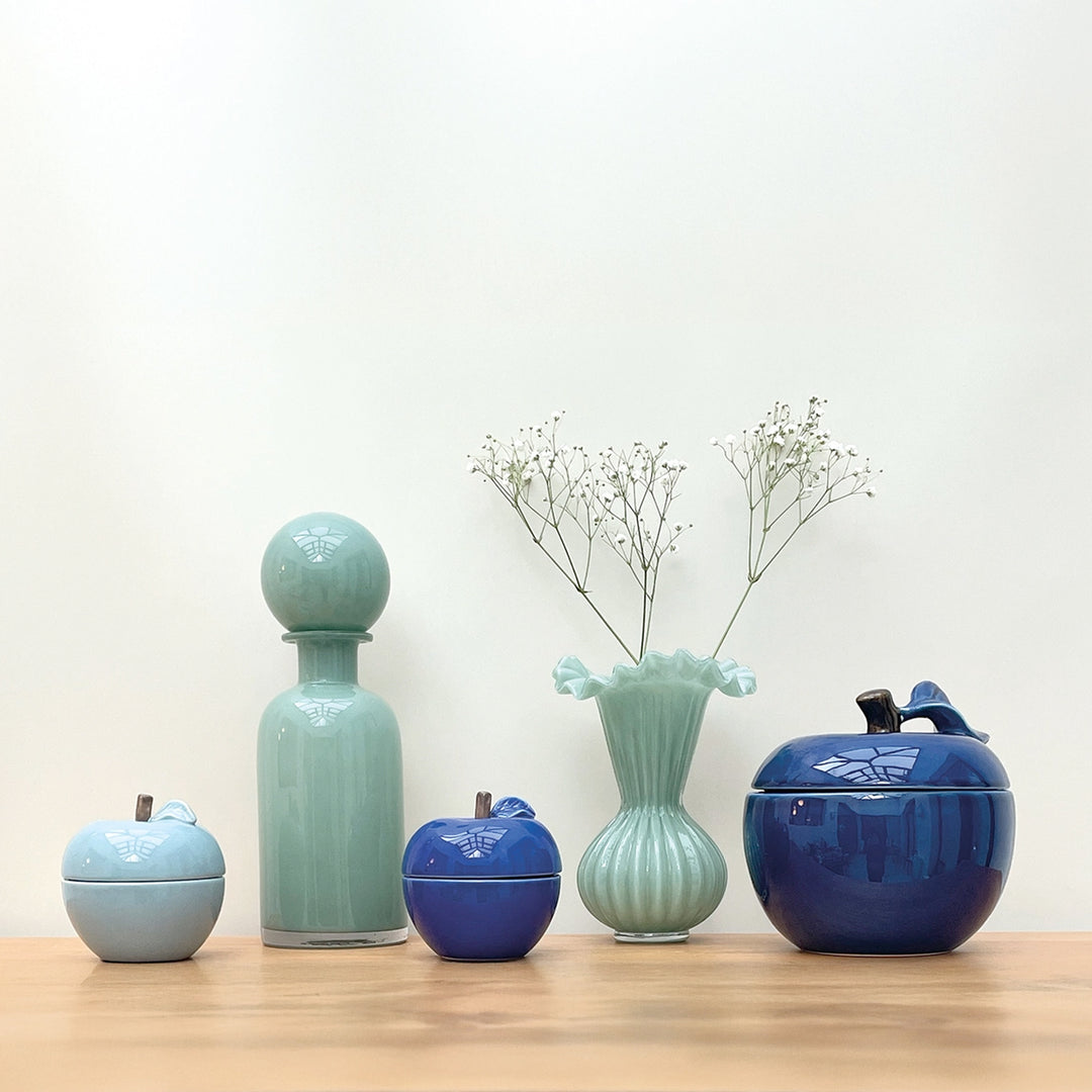 Duftkerze "Vanille" in Apfelform mit Deckel - Farbe Frostblau