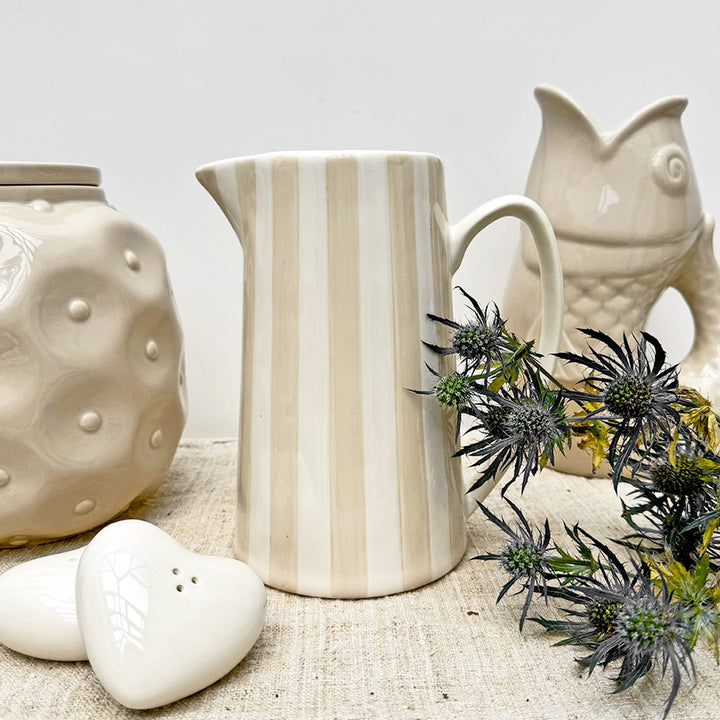 Cooler Krug mit Streifen - Beige-Weiß