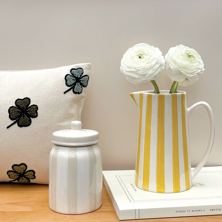 Cooler Krug mit Streifen - Gelb-Weiß