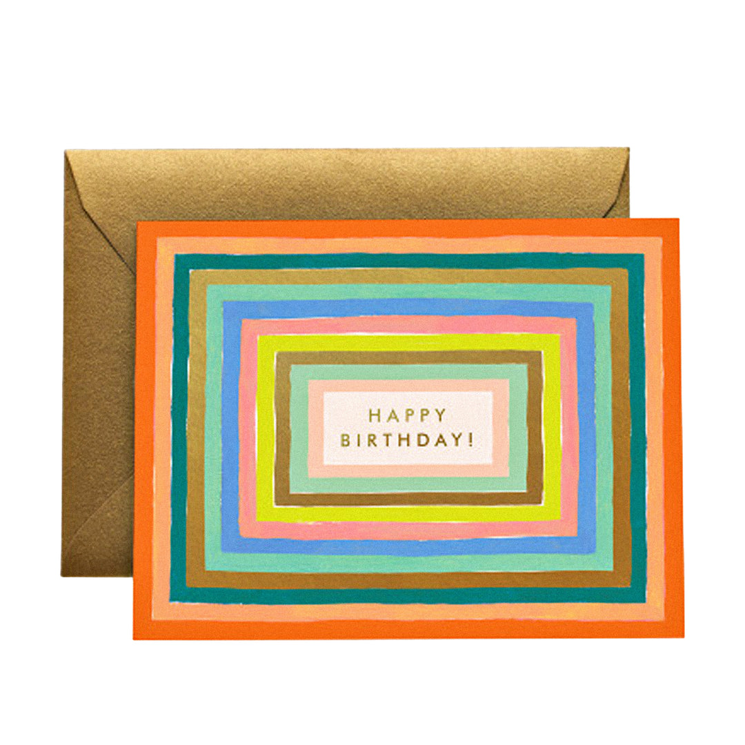 Geburtstagskarte mit „Happy Birthday“-Schriftzug und buntem Rahmen aus farbigen Streifen.