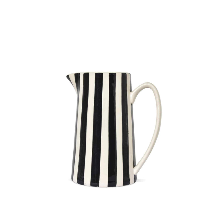 Cooler Krug mit Streifen - Schwarz-Weiß