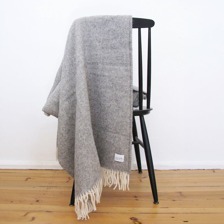 Pickstitch Plum Wolldecke in Grau | 100 % Wolle | 130 x 170 cm