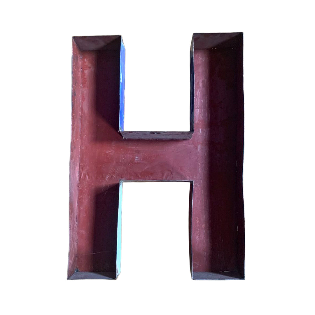 Großer Buchstabe "H" aus Upcycled Metall - Rot