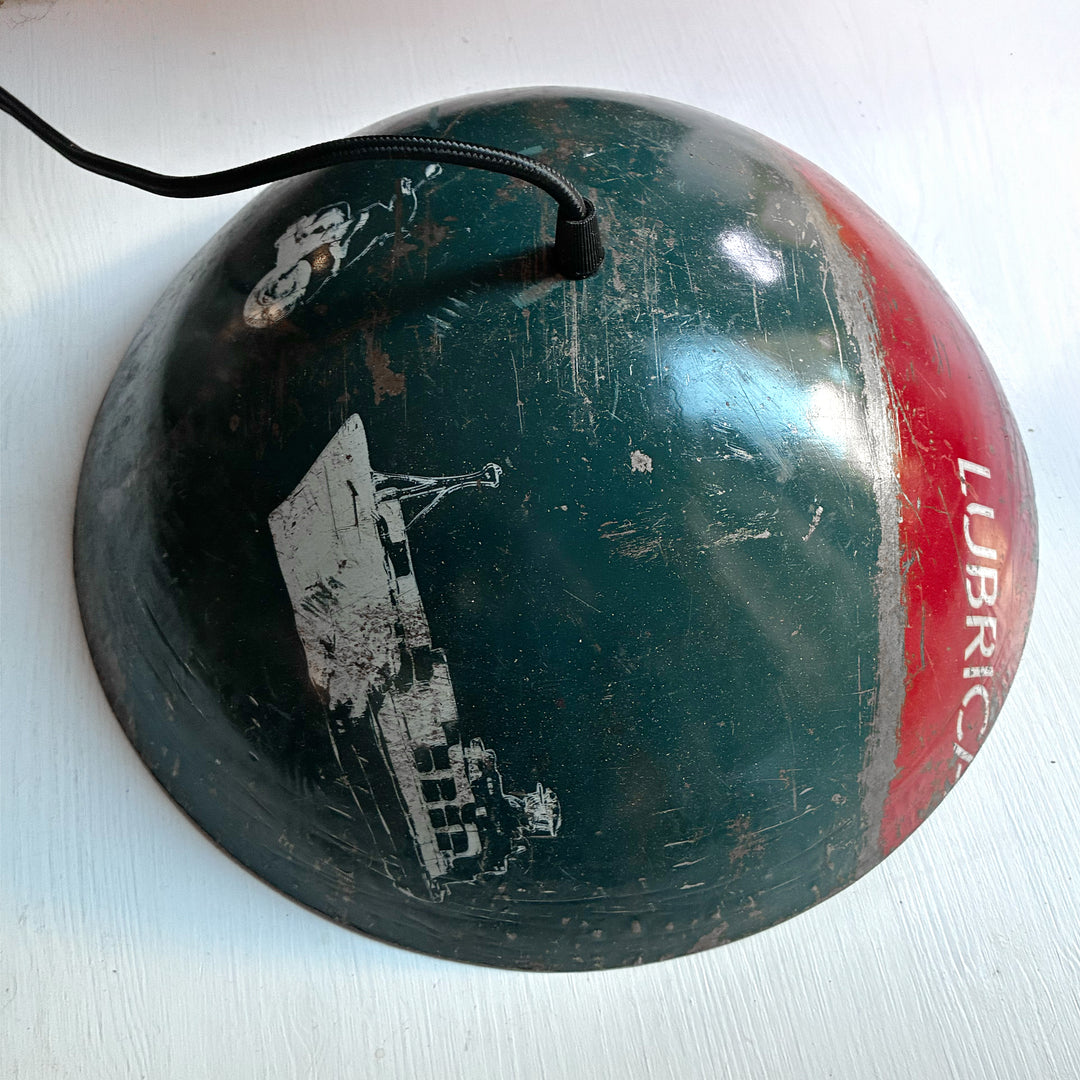 Hängelampe aus wiederverwertetem Metall - Petrolgrün/ Rot mit Logos