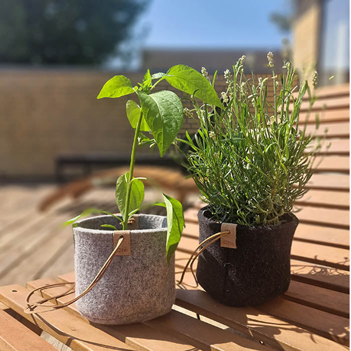 Hängender Blumentopf aus wiederverwerteter Wolle - Dunkelgrau