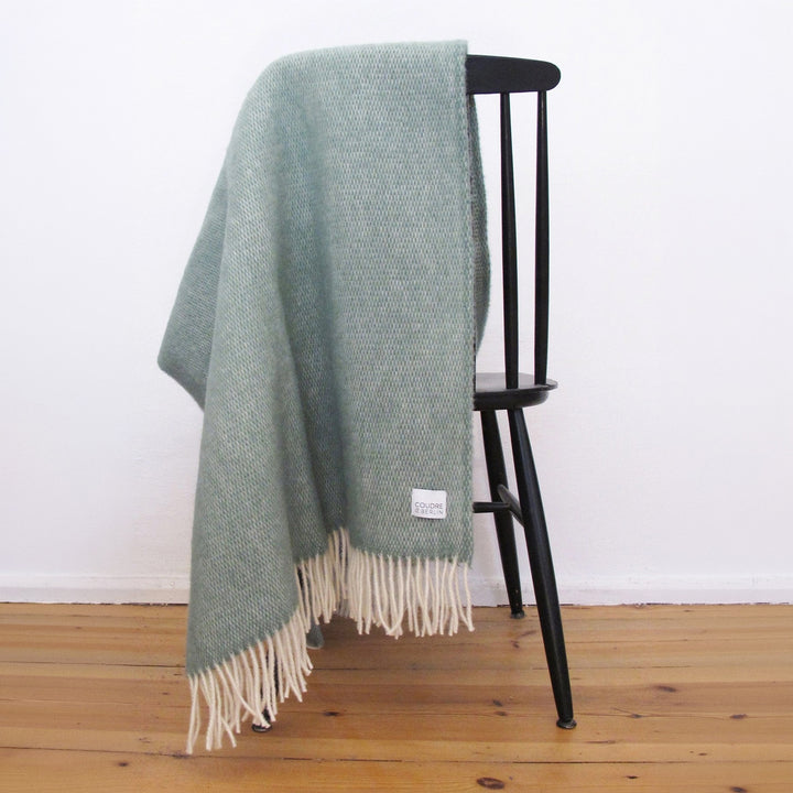 Pickstitch Plum Wolldecke in Hellgrün | 100 % Wolle | 130 x 170 cm