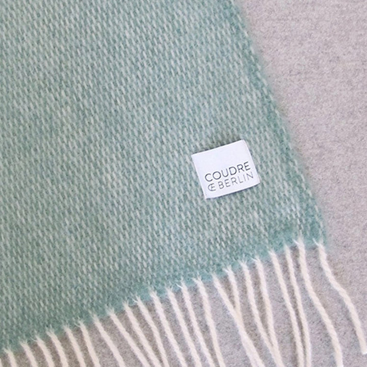 Pickstitch Plum Wolldecke in Hellgrün | 100 % Wolle | 130 x 170 cm