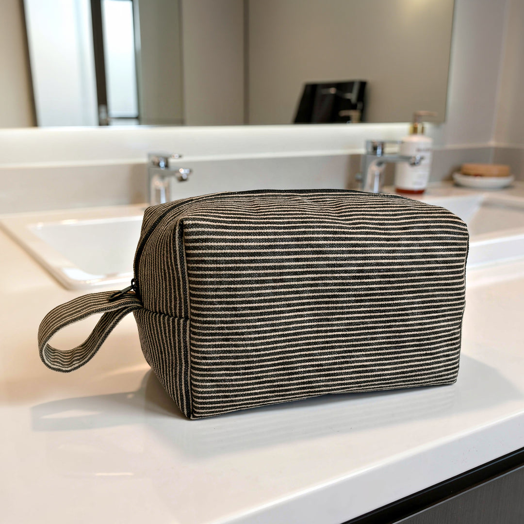 Kosmetiktasche „Striped Minimal“