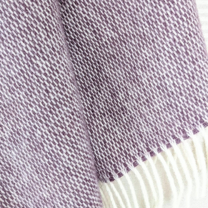 Pickstitch Plum Wolldecke in Lila | 100 % Wolle | 130 x 170 cm