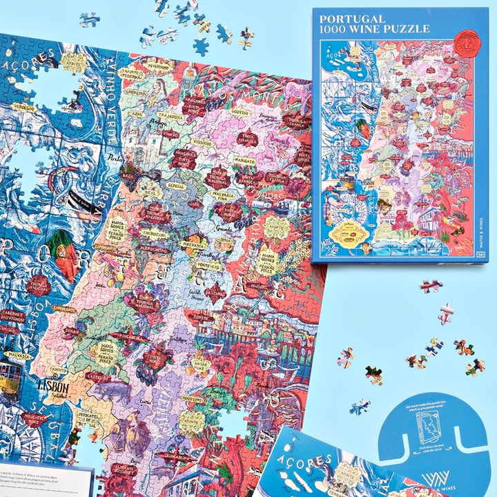 Detailansicht des informativen Begleithefts, das die Hauptrebsorten Portugals (z.B. Touriga Nacional, Tinta Roriz) sowie die wichtigsten Weinregionen erklärt.