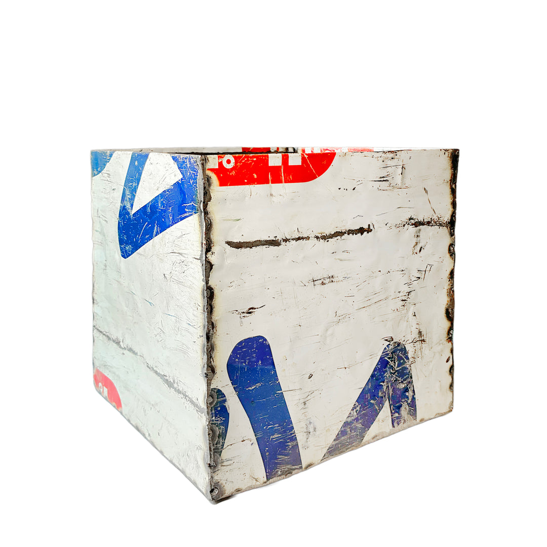 Quadratische Box aus wiederverwertetem Metall - Weiß mit Logos