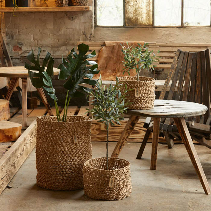 Riesiger, geflochtener Korb aus gewebtem Papier in Naturfarbe