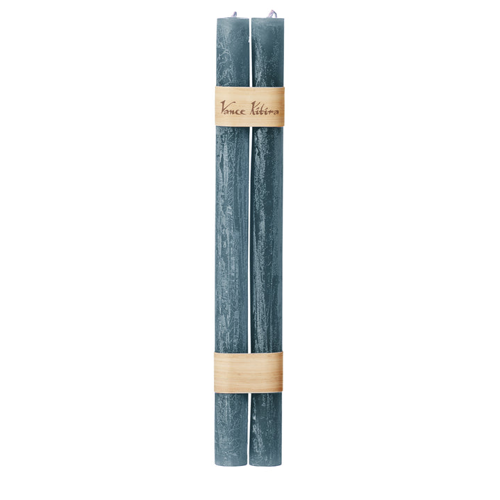 Stabkerzenpaar von Vance Kitira, Farbe "Petroleum", rustikale Oberfläche, 31 cm hoch