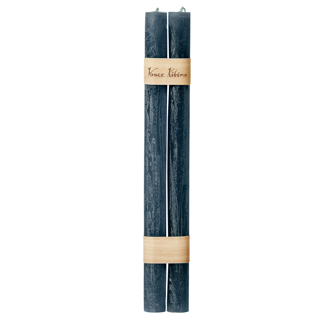 Stabkerzenpaar von Vance Kitira in dunklem Petrolblau, strukturierte Oberfläche, 31 cm hoch