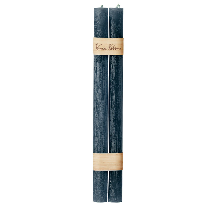 Stabkerzenpaar von Vance Kitira in dunklem Petrolblau, strukturierte Oberfläche, 31 cm hoch