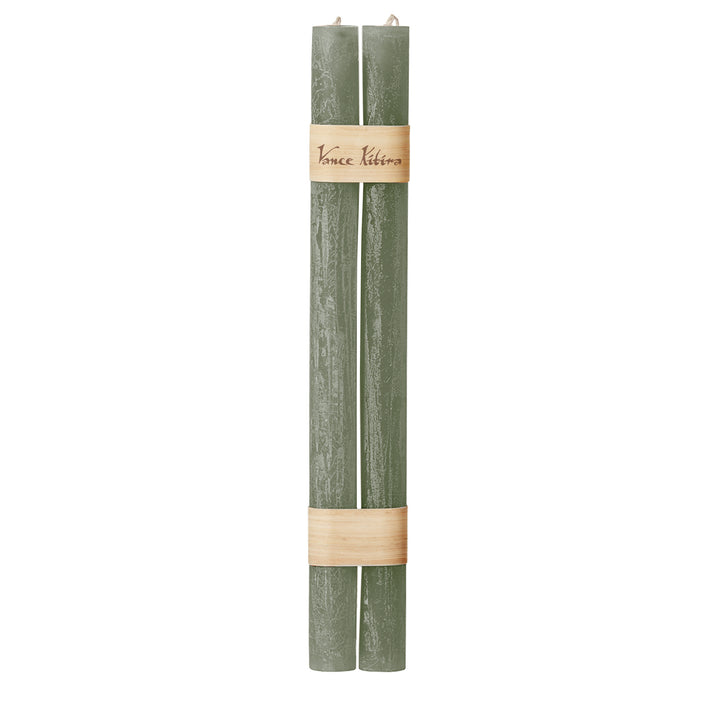 Stabkerzenpaar von Vance Kitira in Salbeigrün, leicht strukturierte Oberfläche, 31 cm hoch