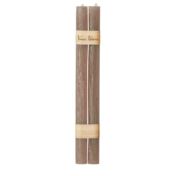 Stabkerzenpaar von Vance Kitira in Taupe, rustikale Textur, 31 cm hoch