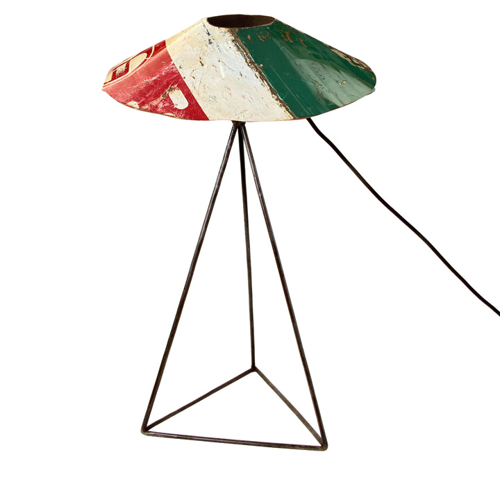 Coole Stehlampe aus recycletem Metall - Rot, Grün und Weiß