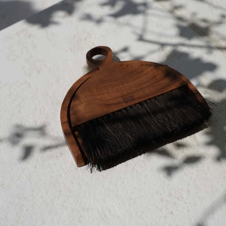 Besen- und Kehrset - Schwarze Borsten